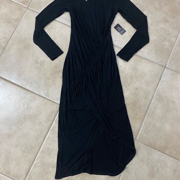 Express NWT long sleeve black side scrunch dress - Picture 3 of 3